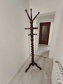 Appendiabiti in legno da terra .