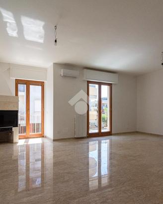 4 LOCALI A CONVERSANO