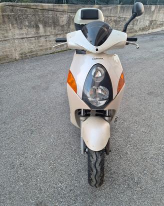 scooter per pezzi di ricambio Honda @ 150 NES