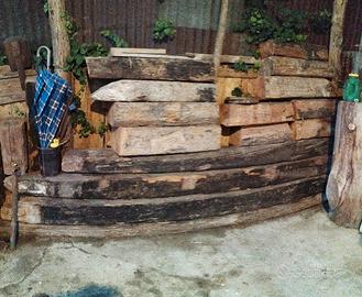 Storiche travi in legno dallo spessore cm 16x25