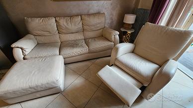 Set in pelle divano + poltrona relax + poggiapiedi