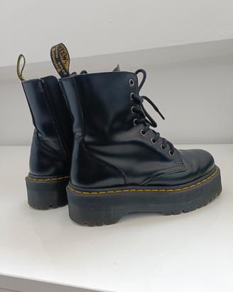 Dr. Martens Jadon