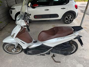 Piaggio Beverly 300