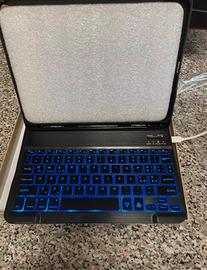 Custodia con tastiera retro illuminata per IPad