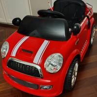 Automobile giocattolo elettrica