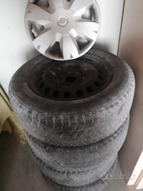 Cerchi auto in ferro con copricerchi