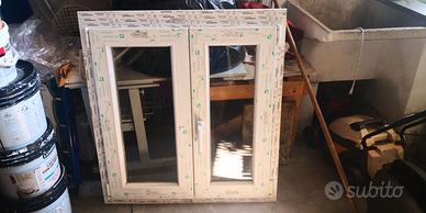 Finestra in PVC Alphacan