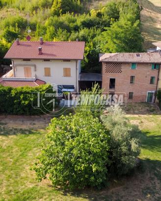 ESCLUSIVA PROPRIETA' A MARANO SUL PANARO: VILLA,