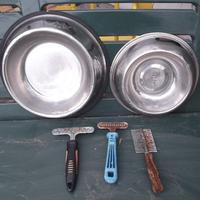 Ciotole per cani e spazzole