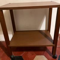 Carrello di servizio in legno con due ripiani