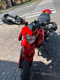 Ducati hypermotard 796