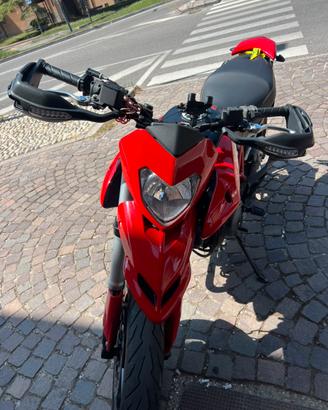 Ducati hypermotard 796