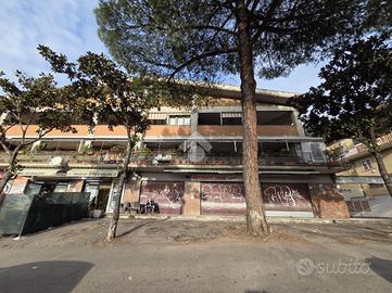 NEGOZIO A ROMA