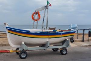 Barca in legno completa di tutto