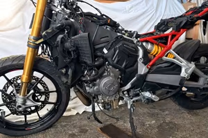 Ducati Multistrada V4S 2023 incidentata
