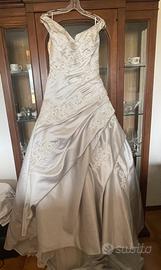 Abito da sposa grigio perla