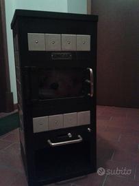 Stufa a legna LINCAR con inserti in maiolica