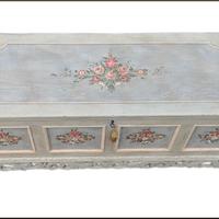 Cassapanca valtellinese meta' 800 dipinta