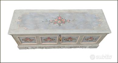 Cassapanca valtellinese meta' 800 dipinta