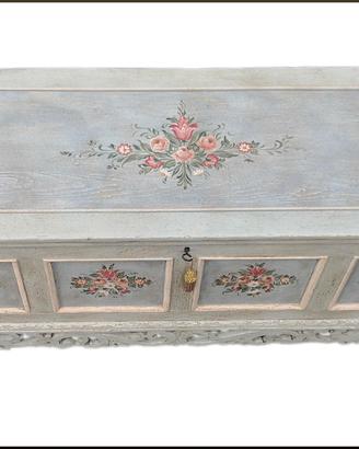 Cassapanca valtellinese meta' 800 dipinta