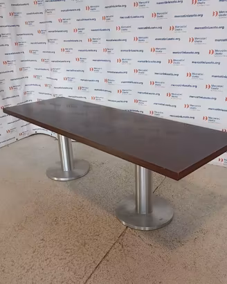 Grande Tavolo da esposizione