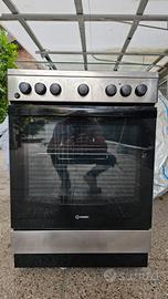 Stufa Indesit acciaio inox