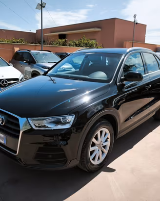 Audi Q3 2.0 TDI 120 CV Business