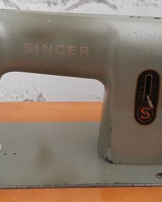 Macchina da cucire vintage Singer funzionante