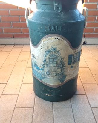 Bidone del latte vintage