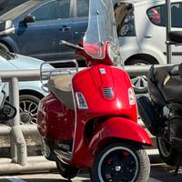 Piaggio Vespa 300 GTS