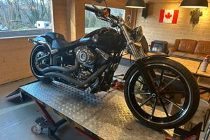 Harley-Davidson Dyna C.V.O. - 2014