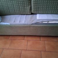 divano letto angolare in perfette condizioni