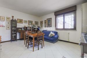 BILOCALE AL PRIMO PIANO CON GARAGE E CANTINA