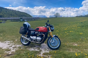 TRIUMPH THRUXTON 1200 R