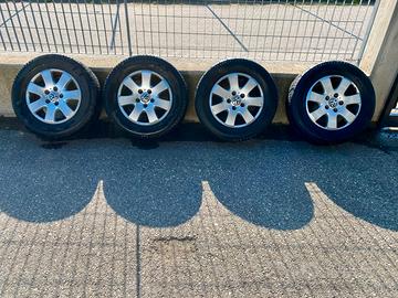 Cerchi 16 con gomme 235 60 16 per vw t5e t6