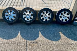 Cerchi 16 con gomme 235 60 16 per vw t5e t6