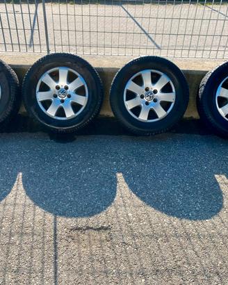 Cerchi 16 con gomme 235 60 16 per vw t5e t6
