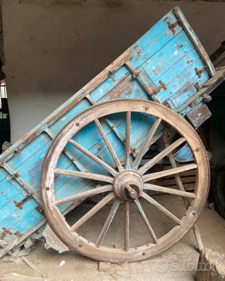 Carro agricolo antico in legno originale