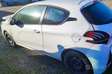 Peugeot 208 1.6 HDI