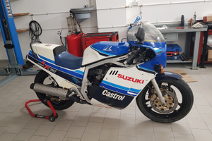 Suzuki GSXR 1100 GSXR 750 DAL 1985 IN POI