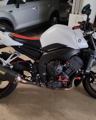 Fz1 2008