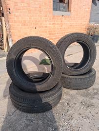 Set di 4 pneumatici usati estivi Michelin Agilis 3