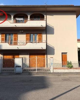 Appartamento di 160 m² con 4 locali a Montevarchi