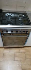 cucina a gas Smeg in acciaio inox 