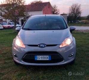 ford fiesta 1.2 benzina  neopatentati  euro5
