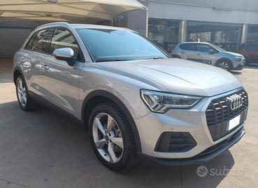 Audi Q3 45 TFSI e S tronic Business