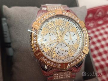 Orologio da donna Guess.