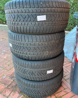 Gomme  auto invernali