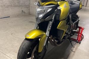 Honda cb1000r