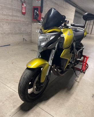 Honda cb1000r
